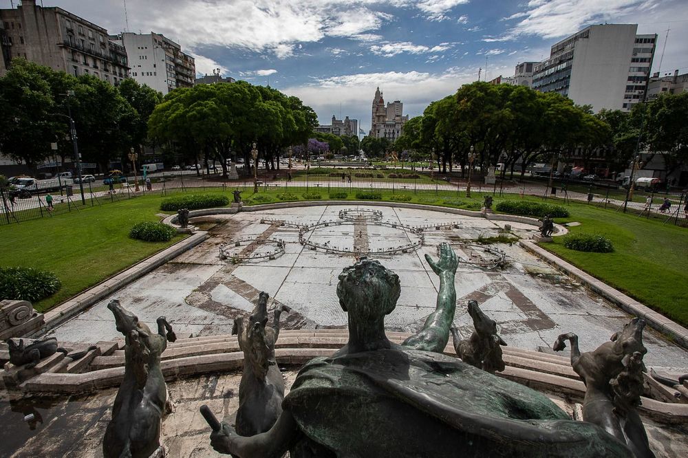 La Plaza del Congreso se transformará en el epicentro de las celebraciones navideñas con el Paseo de Compras Navideño.