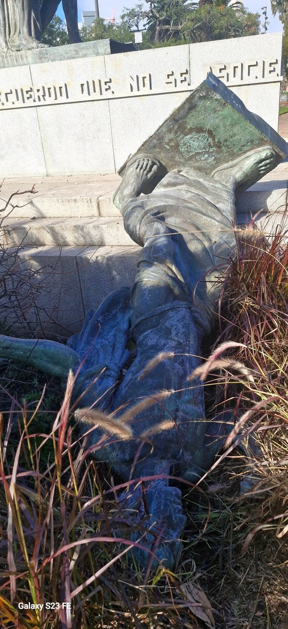 Vandalizan monumento a José Enrique Rodó en Montevideo: denuncian que ...