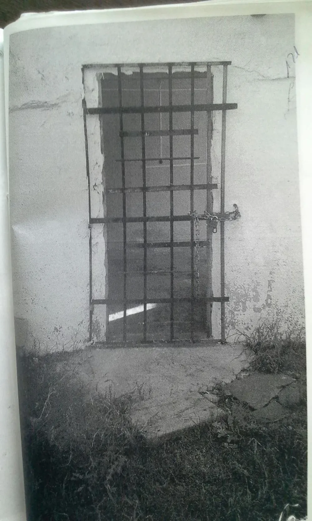 Puerta tras la que fue recluída la joven secuestrada