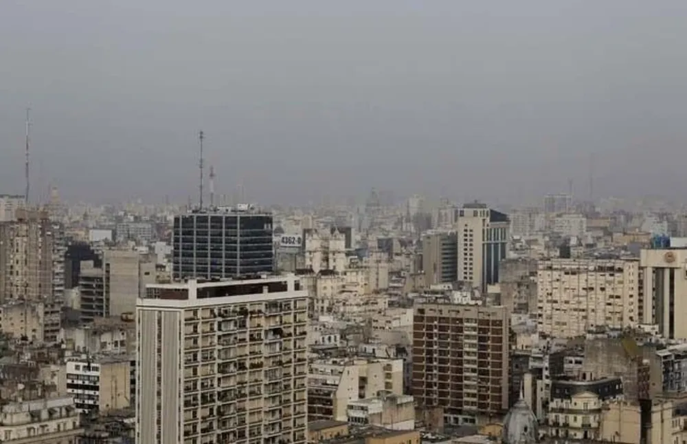 Cielo parcialmente nublado durante toda la jornada