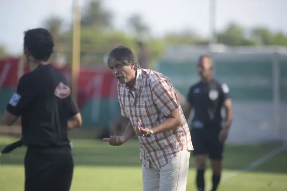 Alejandro Apud, entrenador de Boston River