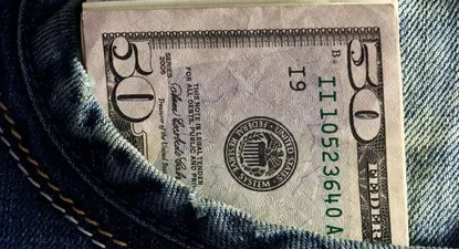 Dólar operó con mínima suba