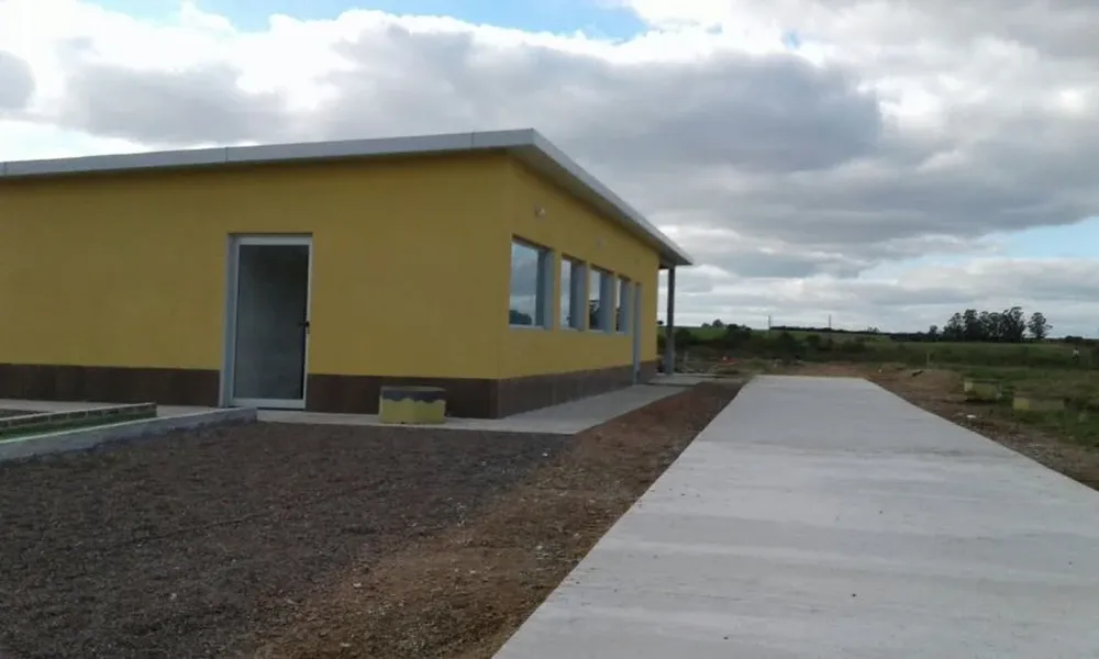 Fernández Huidobro con el alcalde de Aguas Corrientes