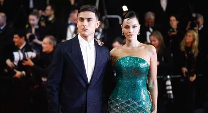 La pareja, pronta a casarse, pasó por la alfombra roja de Cannes y deslumbró a todos.