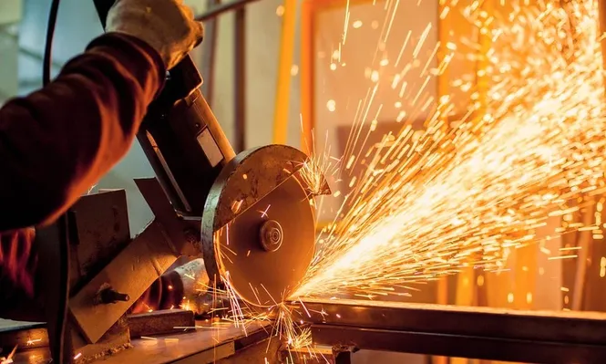 Empleo supera niveles prepandemia, pero con algunas luces amarillas, según el PIT-CNT