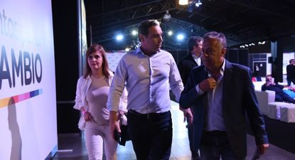 Alfredo Cornejo y Gustavo Valdés le dan un ultimátum a Javier Milei para buscar un acuerdo en sus provincias