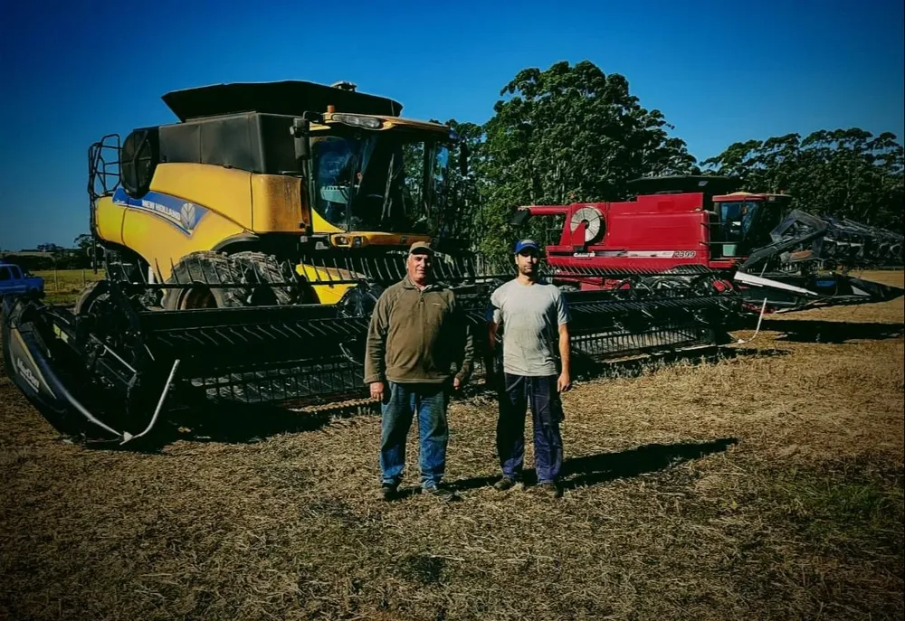 José Luis Pereiro y su hijo, cuarta generación de la familia en esta actividad.