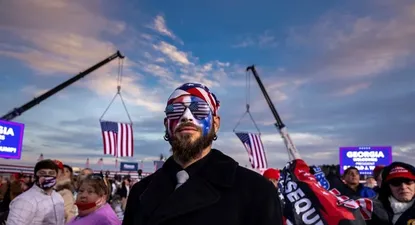 qanon, el grupo protrump que cree en un complot mundial para secuestrar ninos: ¿se desarma o se radicaliza?