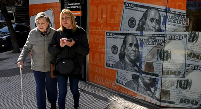 La encuesta reveló que quienes aprueban la gestión de Milei perciben la inseguridad y la corrupción como temas relevantes, mientras que los opositores se enfocan más en la pobreza y el desempleo.