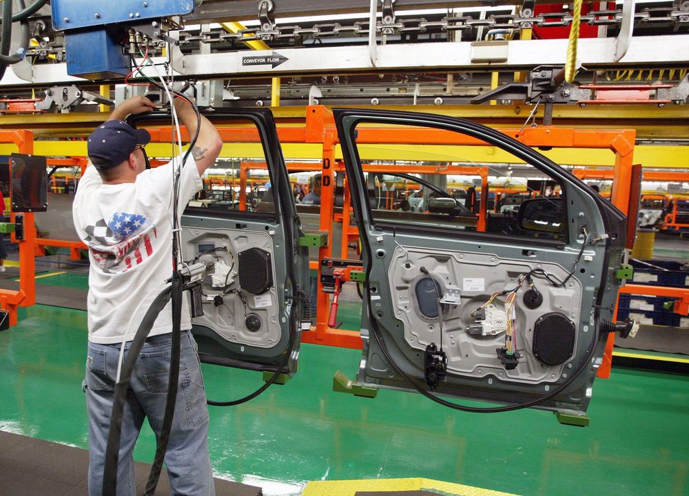 El voto de los obreros del sector industrial de EE.UU. es visto por Sandman como una clave del triunfo de Trump.