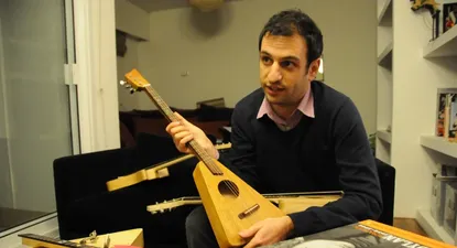 Rafael Atijas de Loog Guitars