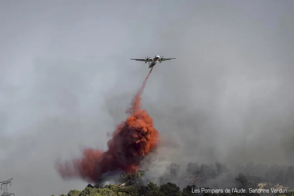 El &nbsp;humo y olor del incendio del sur de Francia llegó a Girona y el Maresme.