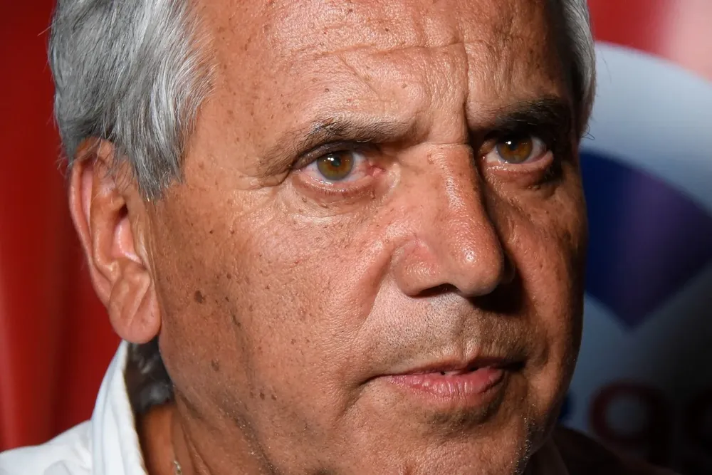 José Fuentes exhortó que permitieran salir del estadio a los hinchas de Nacional.