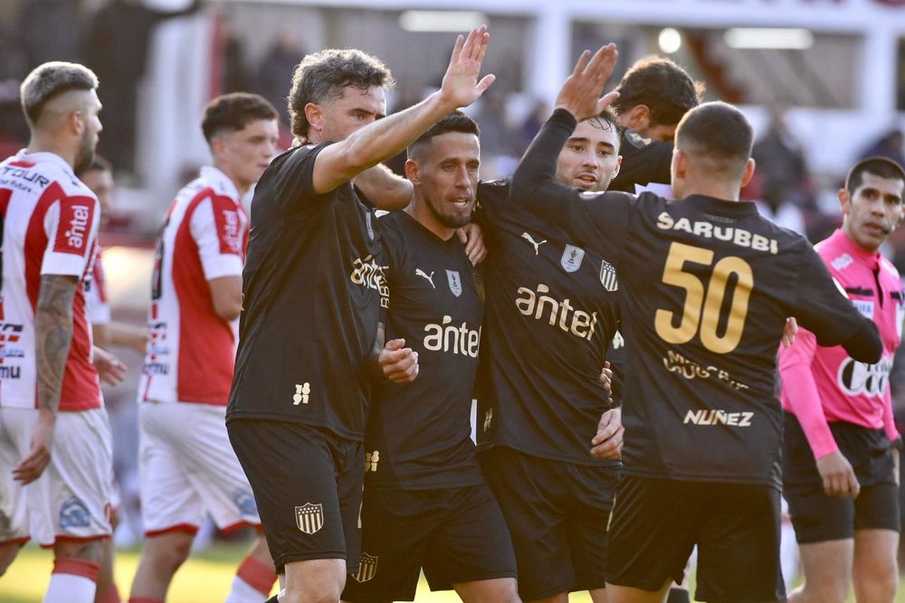 Lucas Hernández, Javier Cabrera y Pedro Milans con Diego García