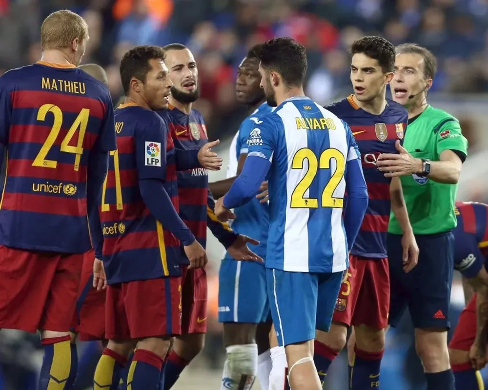 Barcelona-Espanyol, otro clásico con discusiones