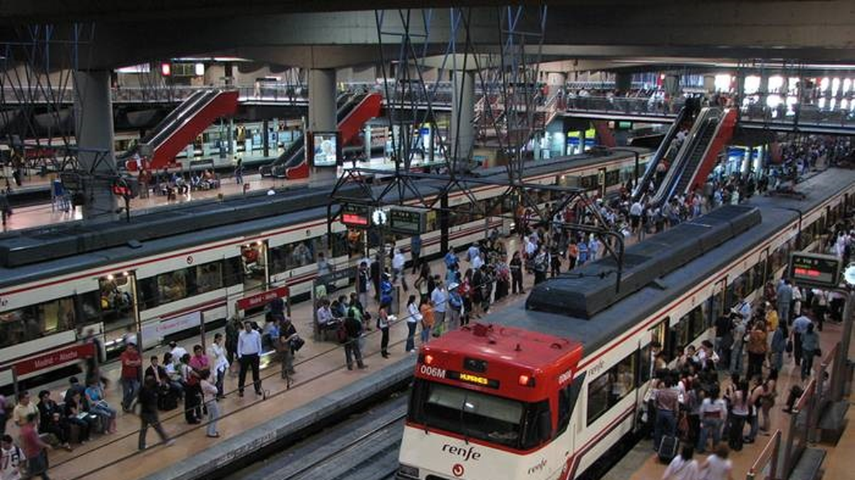 Los sindicatos de trenes convocan siete días de huelga en Renfe y Adif ...