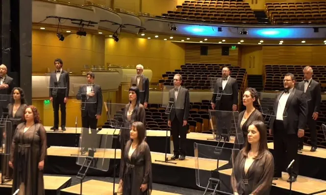 Así suena el Himno Nacional en las voces del coro del Sodre