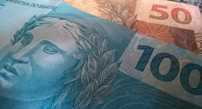 Banco Central de Brasil mantiene en 15% la tasa de interés y frena el ciclo de alzas