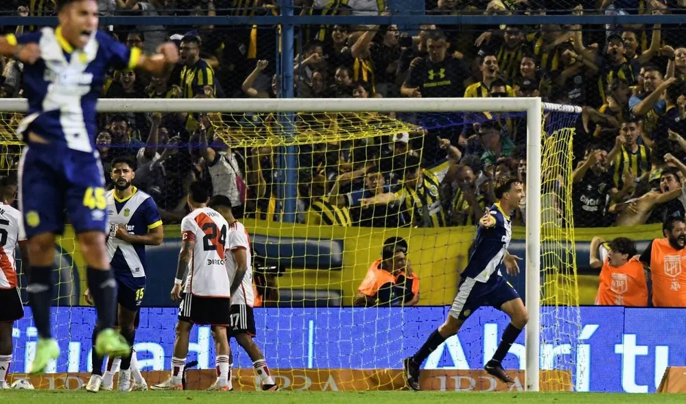 Central derrotó a River en Arroyito