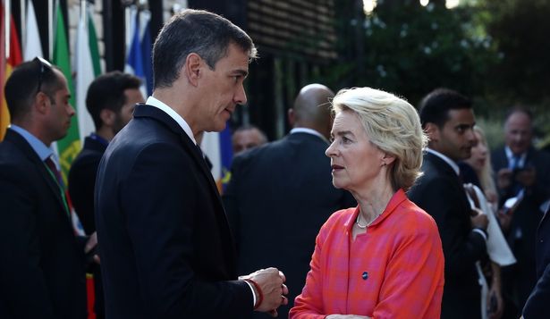 El presidente de España, Pedro Sánchez y la presidenta de la Comisión Europea, Ursula Von der Leyen. (Archivo - EP)