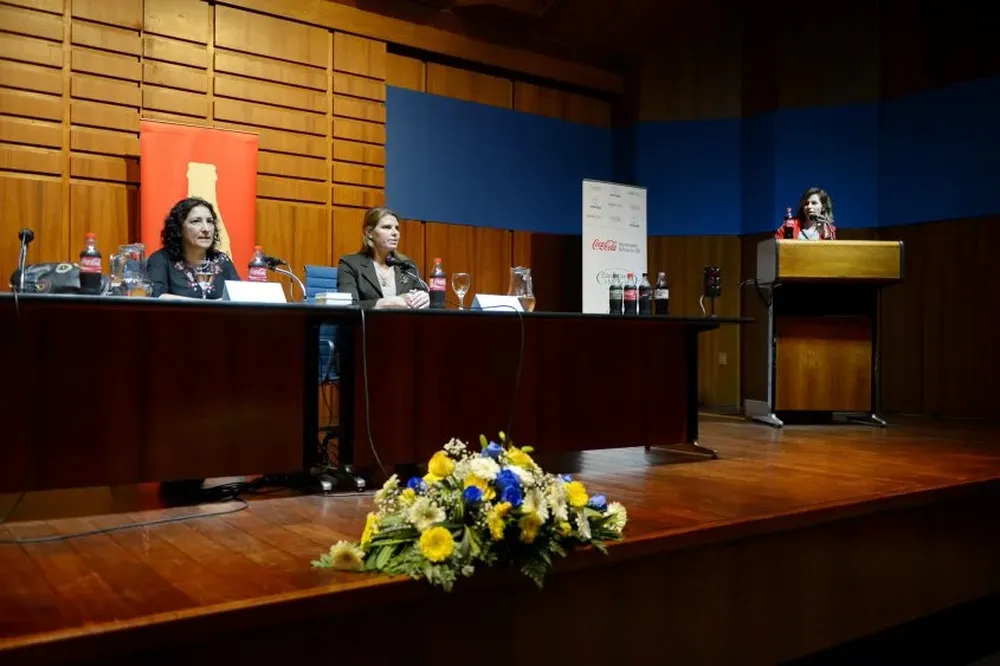 Cecilia del Campo y Giselle Pérez durante el XXX Congreso Uruguayo de Pediatrìa