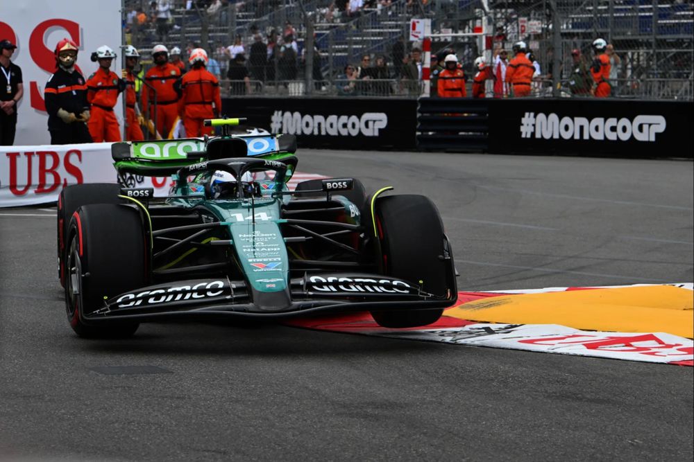 Fernando Alonso completa el podio.