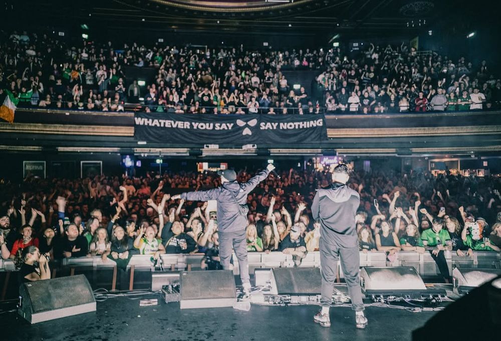 Kneecap está siendo investigada por la policía británica