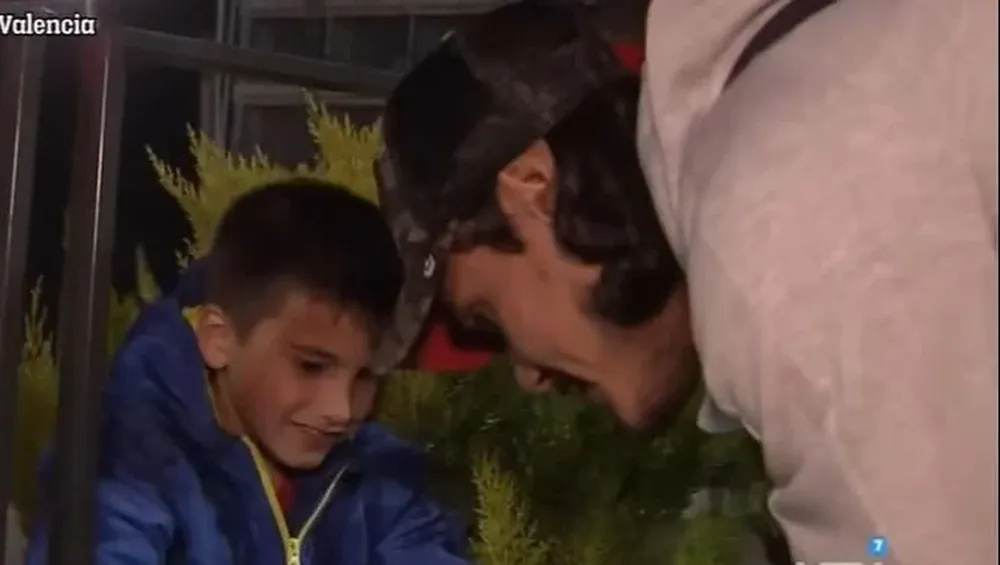 La cara de emoción de Edinson Cavani