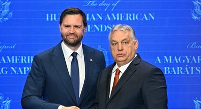 El vicepresidente, JD Vance, y el primer ministro, Viktor Orbán, en Hungría.&nbsp;
