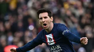 El festejo de Messi en el final del partido que le dio el triunfo a Paris Saint-Germain