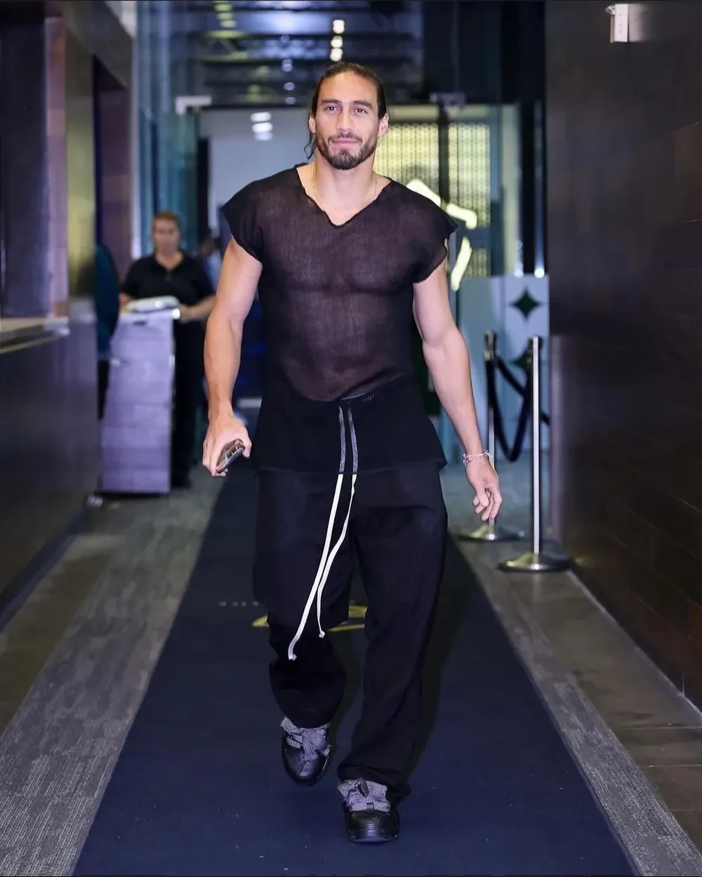 Martín Cáceres luciendo uno de sus diseños