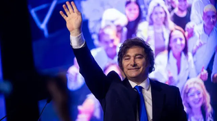 El Gobierno baja en aprobación pero Javier Milei se mantiene adelante en intención de voto.