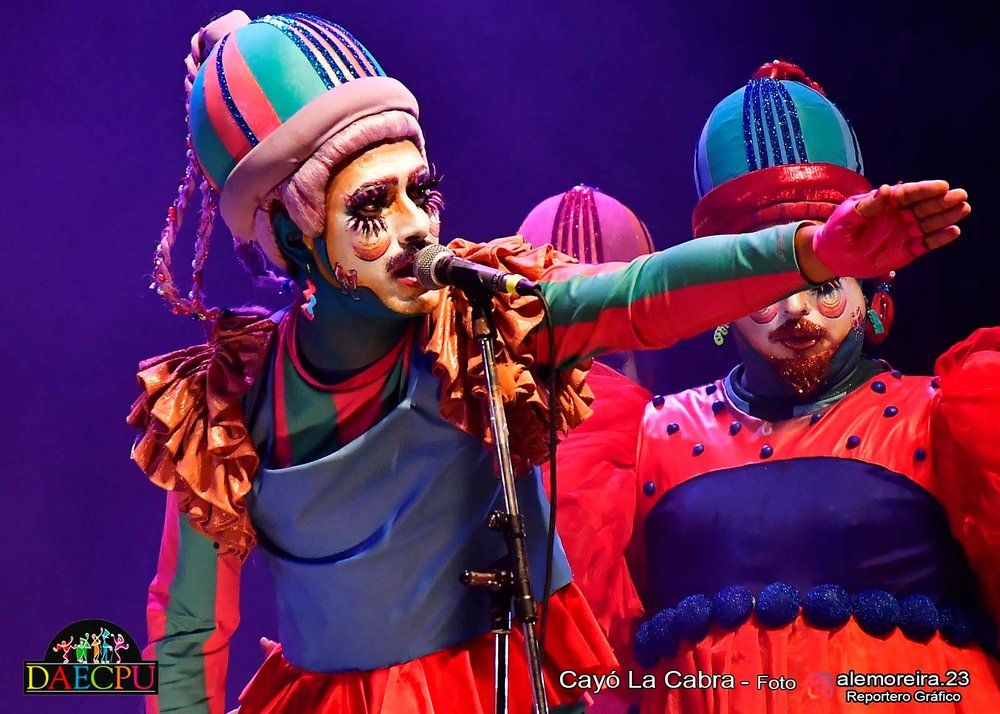 Cayó la Cabra, una de las 22 murgas que compiten en el concurso de carnaval de 2025.