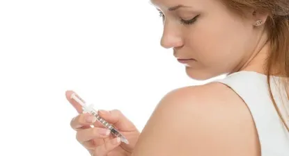 La diabetes tipo 1 tiende a aparecer temprano en la niñez o la adolescencia. Puede estar vinculada a la genética o desencadenarse por una infección viral.