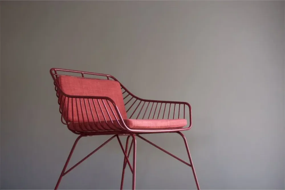 La silla Fibra de Estudio Claro fue destacada con la mención honorífica en los Salão Design.