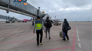 La Policía Nacional expulsa de España un peluquero de Mataró por captar combatientes para Dáesh.
