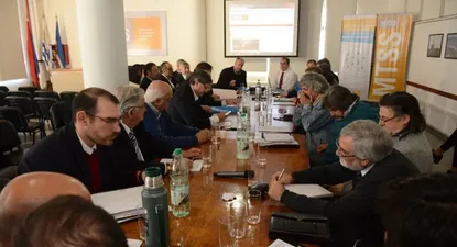 El gobierno espera menor suba salarial en 2018 por baja inflación