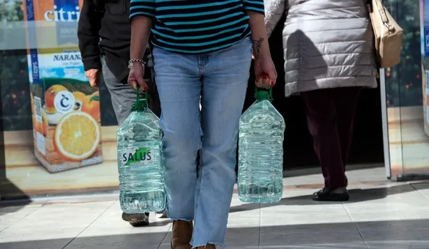 Agua sin gas y bidones, los más comprados.