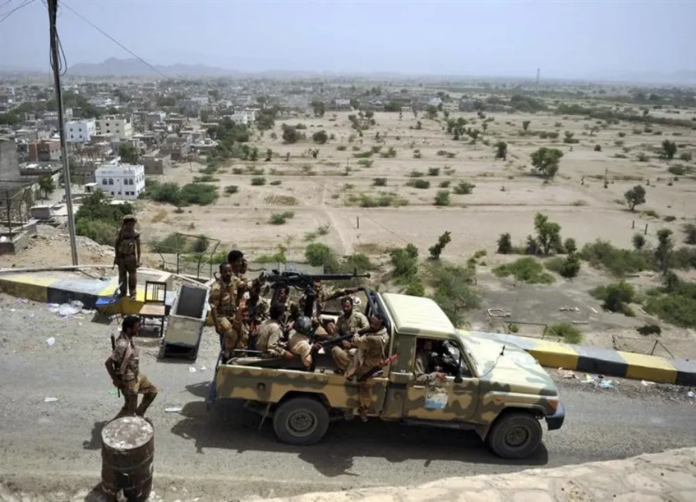 Los soldados yemenís combaten a Al Qaeda