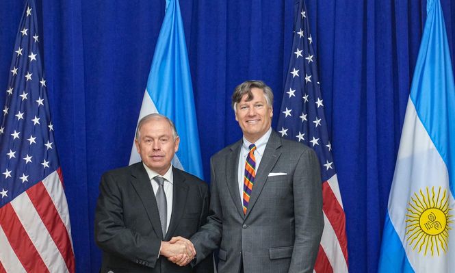 Werthein y el subsecretario de Estado americano apuntaron al crecimiento económico y a la seguridad