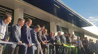 El momento en el que el presidente Lacalle Pou y autoridades cortaron la cinta