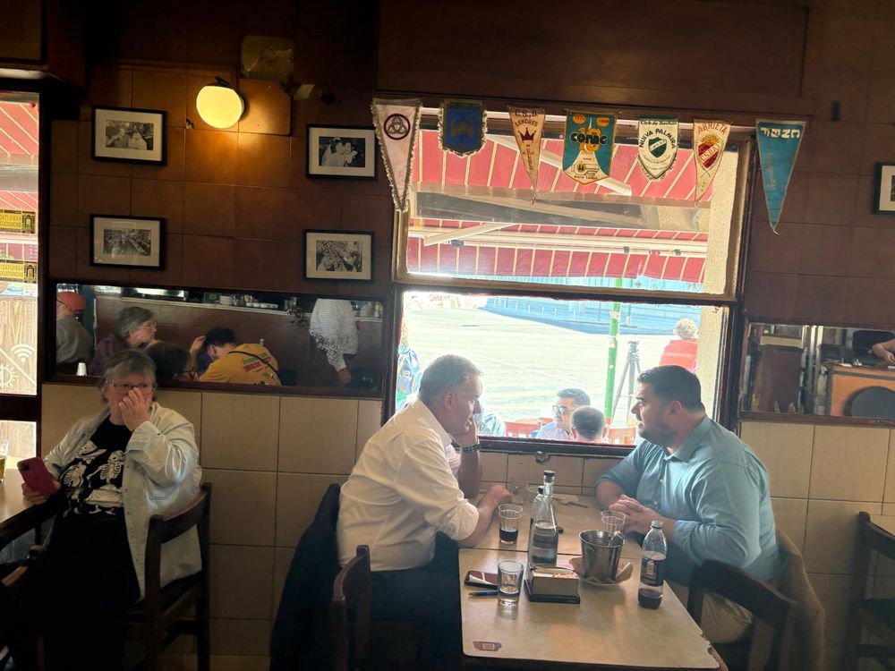Yamandú Orsi almorzando con Nicolás Olivera&nbsp;