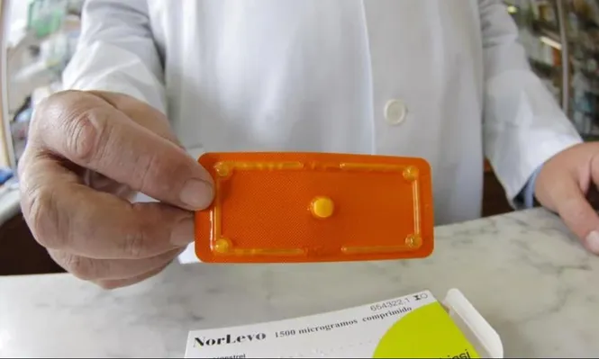 Los antiabortistas quieren que se prohíba la píldora por insegura, y el gobierno dice que la Administración de Alimentos y Medicamentos debe aprobar su uso.