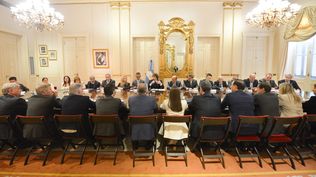 Javier Milei estuvo más de dos horas reunido con 20 gobernadores y explicó los próximos pasos de la administración de&nbsp; LLA.