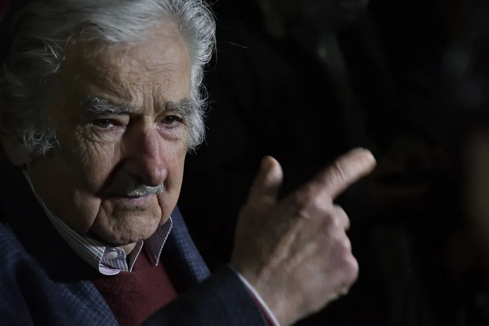 Mujica opinó que tanto Astori como Sendic cometen un error mayúsculo