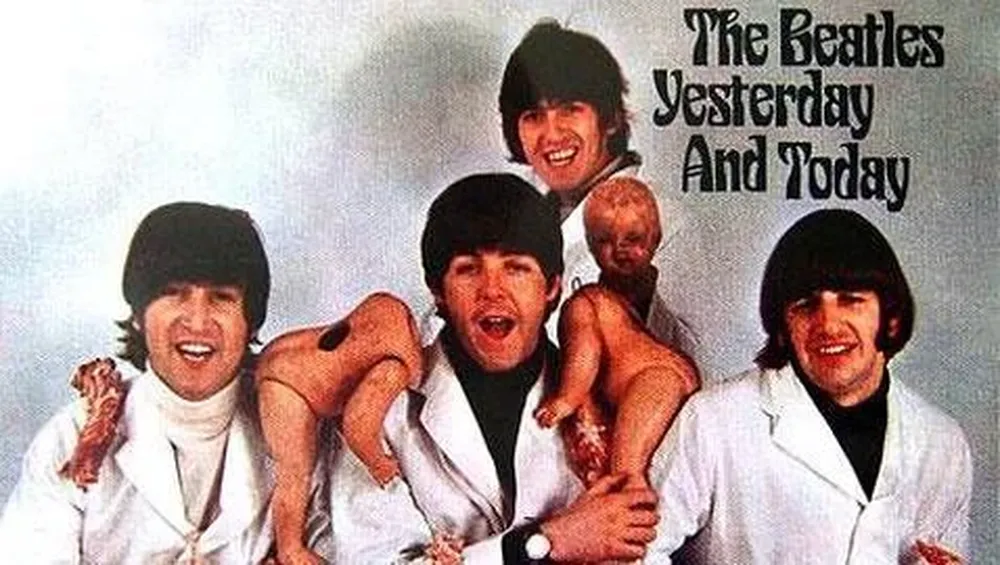 La portada de The Beatles yesterday and today