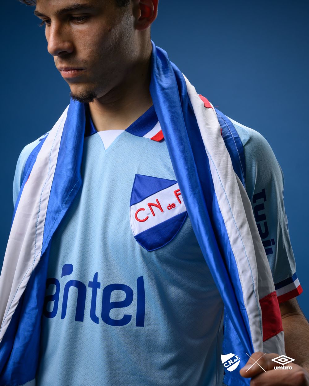 La nueva camiseta celeste de Nacional 2025 La nueva camiseta celeste de Nacional 2025