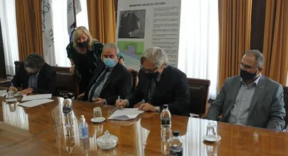 Canal de acceso al puerto de Montevideo será dragado a 14 metros