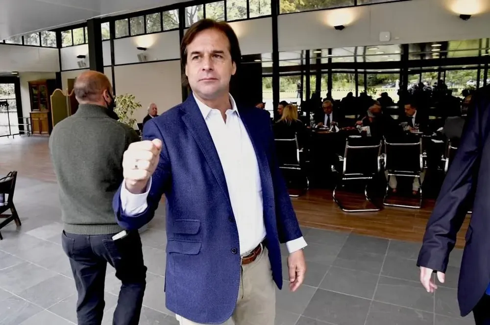 El presidente Luis Lacalle Pou recibirá a ministros, senadores y diputados en Suárez y Reyes