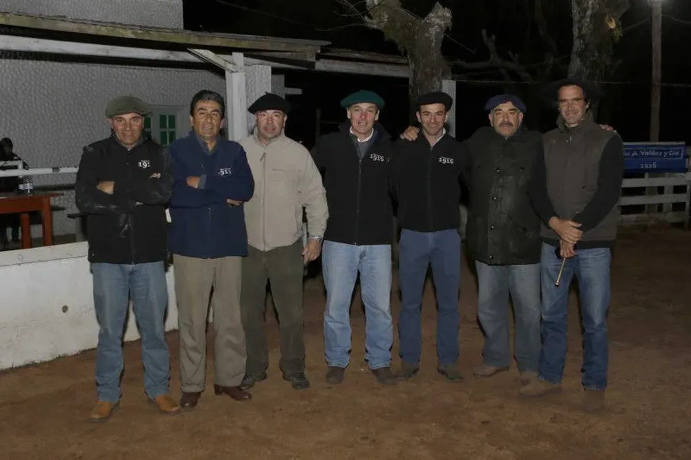 Parte del equipo de Valdez y Cía en la feria de Ansina
